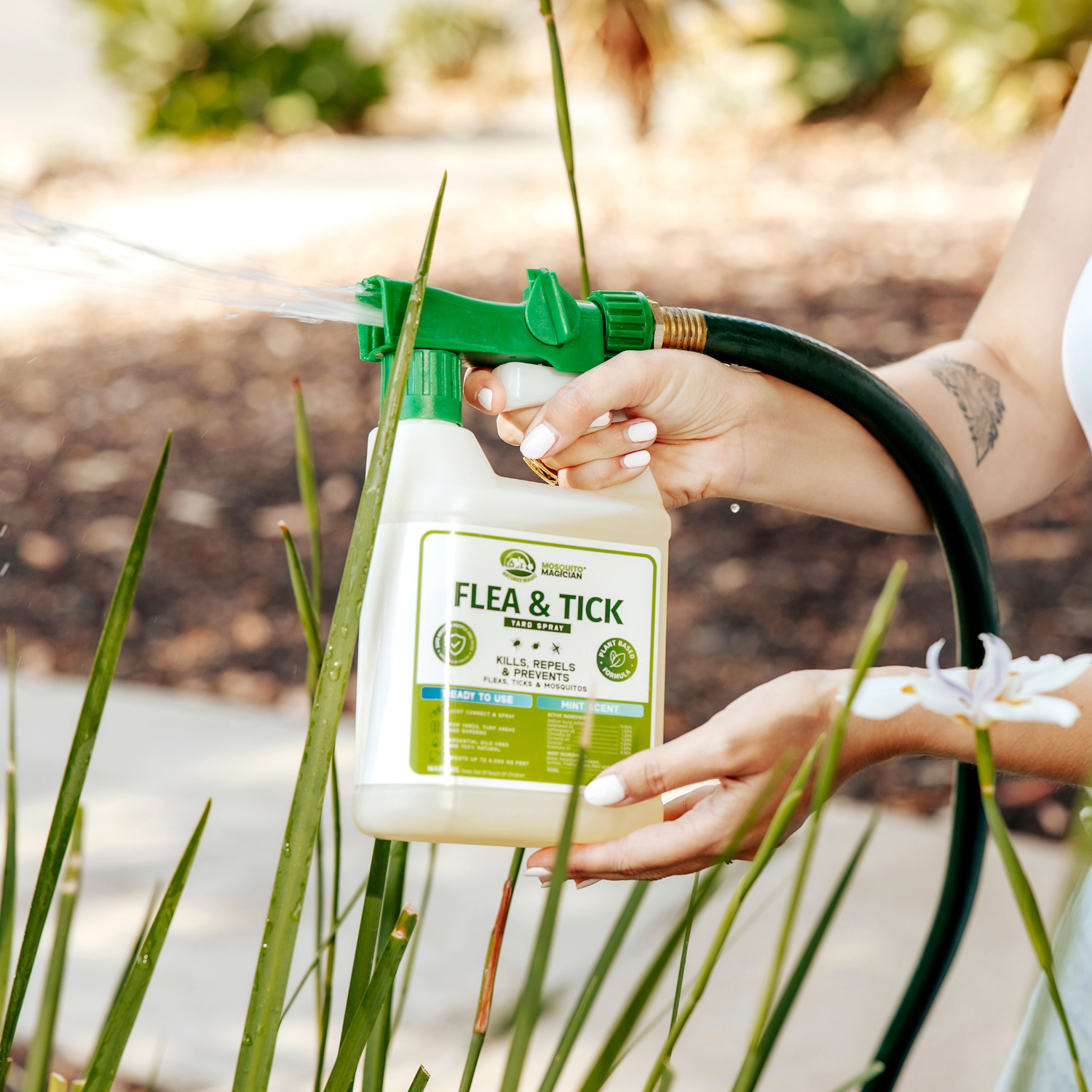 Flea &amp; Tick Repellent for Yard — Hose End Sprayer | 32 oz